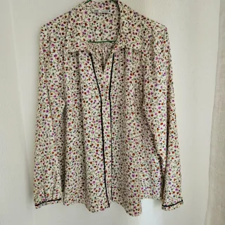Blusa Zara floral multicolor