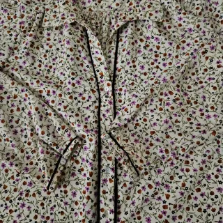 Blusa Zara floral multicolor