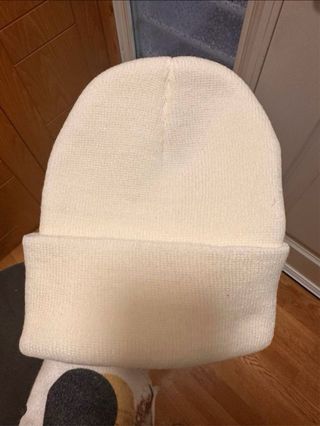 Gorro nuevo con letra A