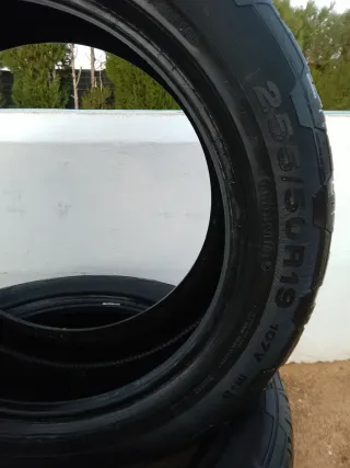 Cubiertas Continental 4x4 Contact R19