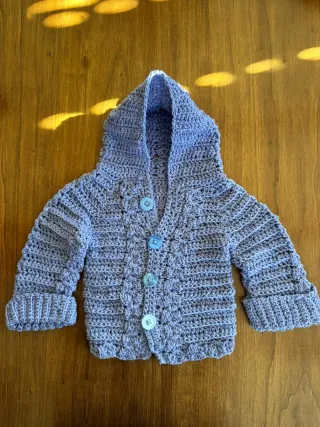 Cardigan uncinetto bimbo cappuccio bottoni