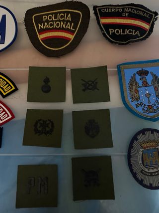 Lote de parches militares y policiales