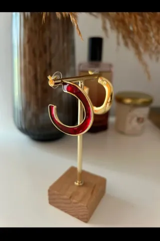 Pendientes negros y plateados