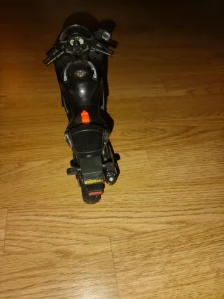 Moto Juguete Kawasaki Negra, 25 cm de largo.