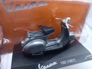 Modellino Vespa 150 (1957) Argento