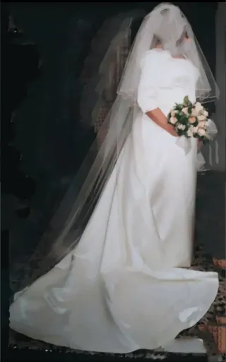 Vestido de Novia blanco roto diseño Model Novias