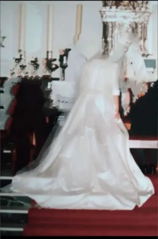 Vestido de Novia blanco roto diseño Model Novias