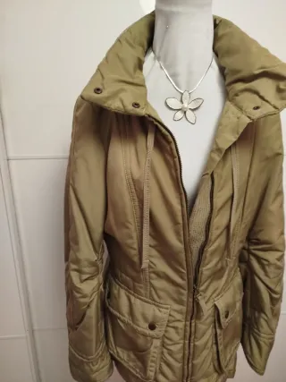 Anorak Zara verde oliva Mujer