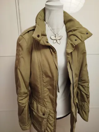 Anorak Zara verde oliva Mujer