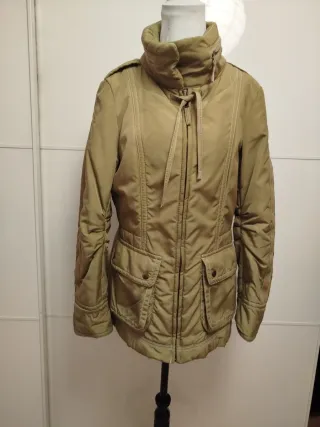 Anorak Zara verde oliva Mujer