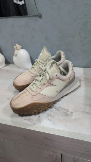 New Balance Beige/Rosa Sneakers originali