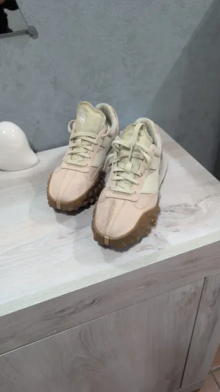 New Balance Beige/Rosa Sneakers originali
