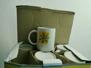 Tazas de cerámica con flor