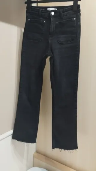 Zara Vaqueros Negros Rectos Desgastados