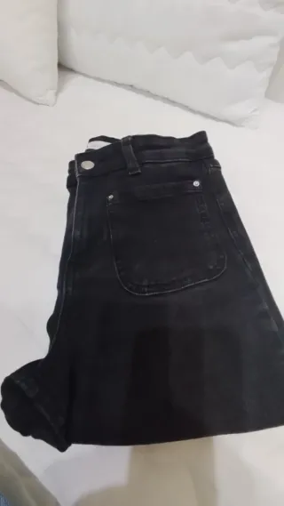 Zara Vaqueros Negros Rectos Desgastados