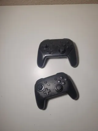 Pacchetto 2 controller PRO Nintendo Switch