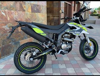 Moto Supermotard Um dsr 125cc