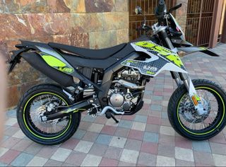 Moto Supermotard Um dsr 125cc