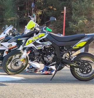 Moto Supermotard Um dsr 125cc