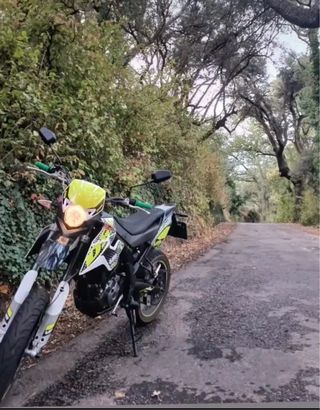 Moto Supermotard Um dsr 125cc