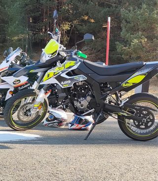 Moto Supermotard Um dsr 125cc