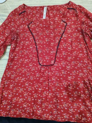 Blusa Springfield floral roja
