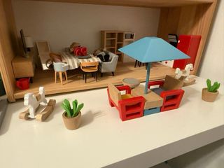 Casa de muñecas Ikea con muebles