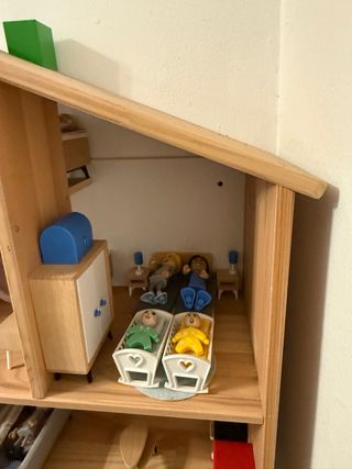 Casa de muñecas Ikea con muebles