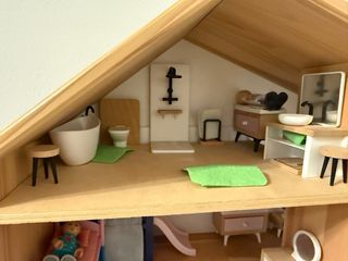 Casa de muñecas Ikea con muebles