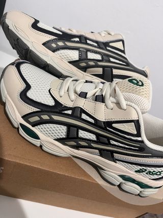 Asics Gel-NYC Beige/Negro Talla 42