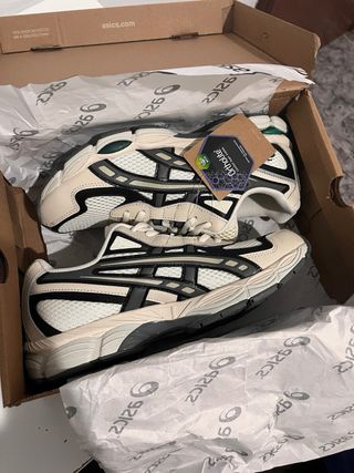 Asics Gel-NYC Beige/Negro Talla 42