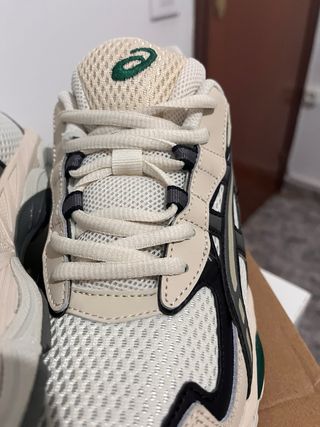 Asics Gel-NYC Beige/Negro Talla 42