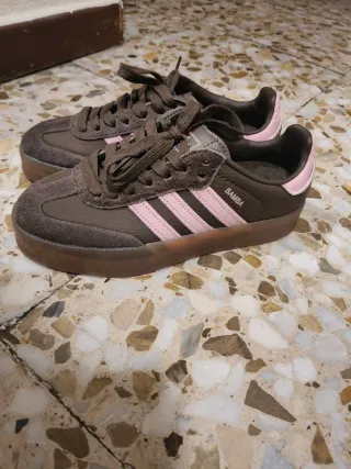 Zapatillas Adidas Marrón y Rosa