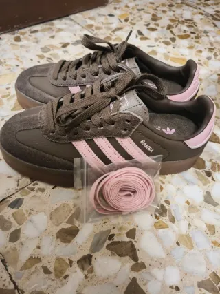 Zapatillas Adidas Marrón y Rosa