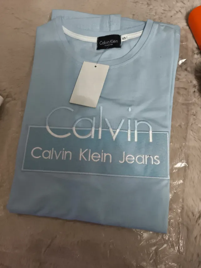 Camiseta Calvin Klein Talla S .M.XXL