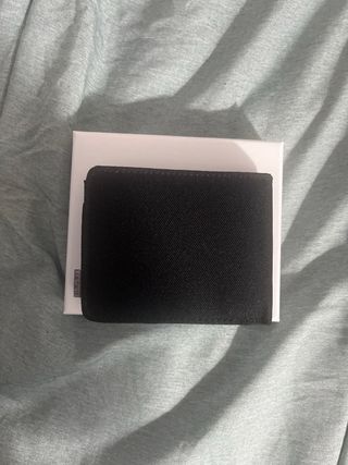 Billetera Carhartt Negra con Naranja