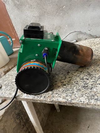 Due bruciatori a gasolio e altri pezzi Hergom 440211