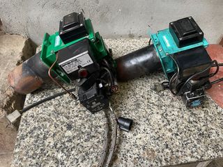 Due bruciatori a gasolio e altri pezzi Hergom 440211
