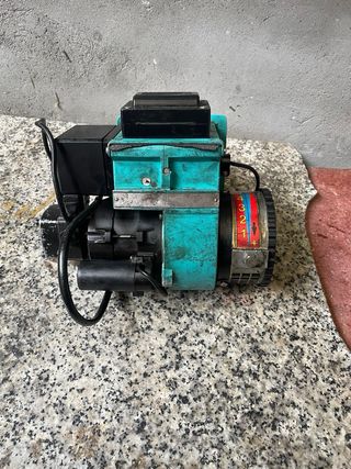 Due bruciatori a gasolio e altri pezzi Hergom 440211