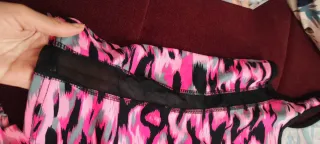 Conjunto deportivo rosa y negro como nuevo