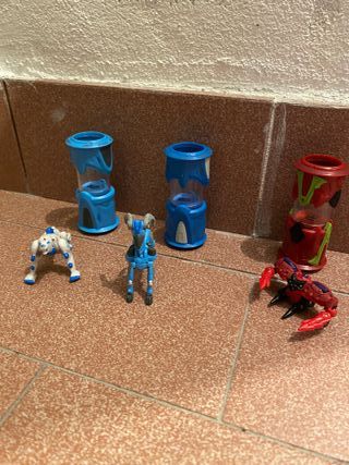 Monsuno Lanciatore + 3 Personaggi