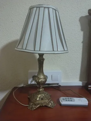 2 Lámparas de mesa estilo retro vintage dorado