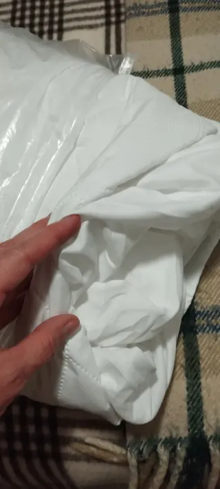 Protector de colchón blanco