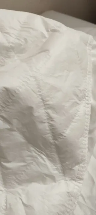 Protector de colchón blanco