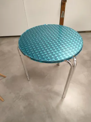 Tavolo rotondo e 2 sedie da terrazzo in alluminio