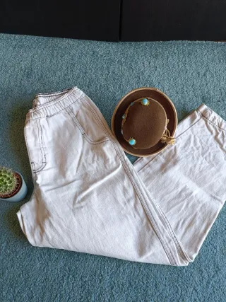 Pantalón beige
