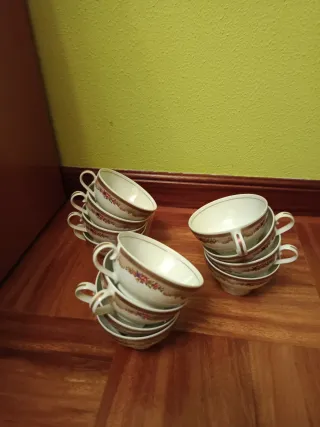 Juego de té porcelana blanco y dorado