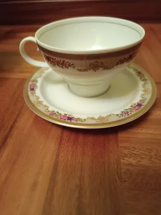 Juego de té porcelana blanco y dorado