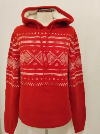 Jersey Rojo con Dibujos Blancos