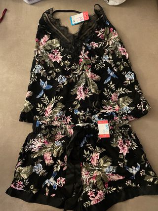 Pijama corto floral negro